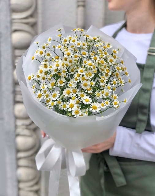 Букет из 15 кустовых ромашек
