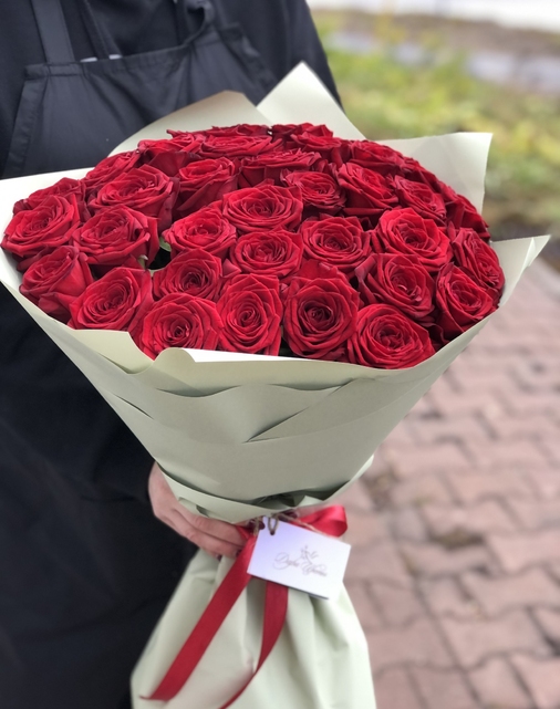 39 красных роз