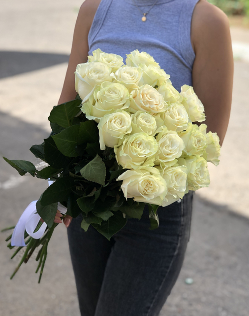 19 Белых роз