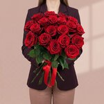 19 Премиальных красных роз - 60 см