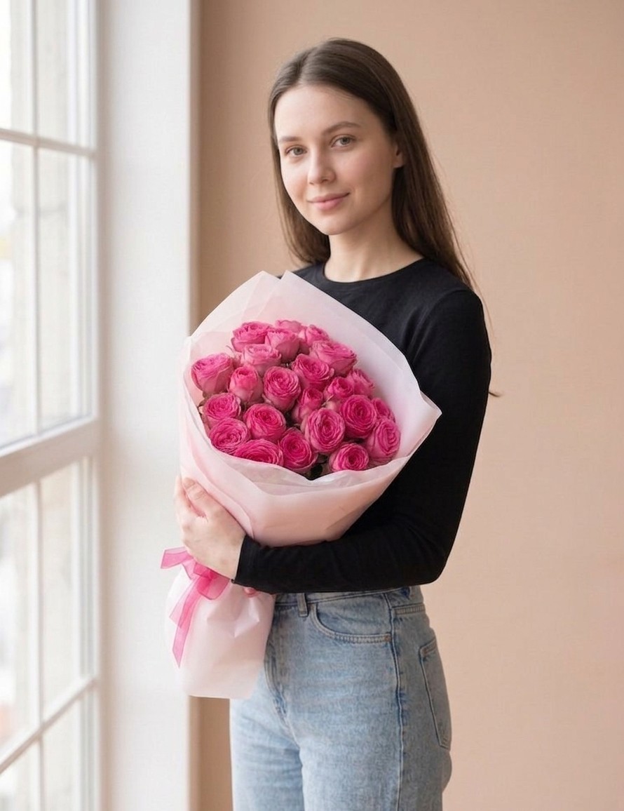 Букет из 5 пионовидных кустовых роз 
